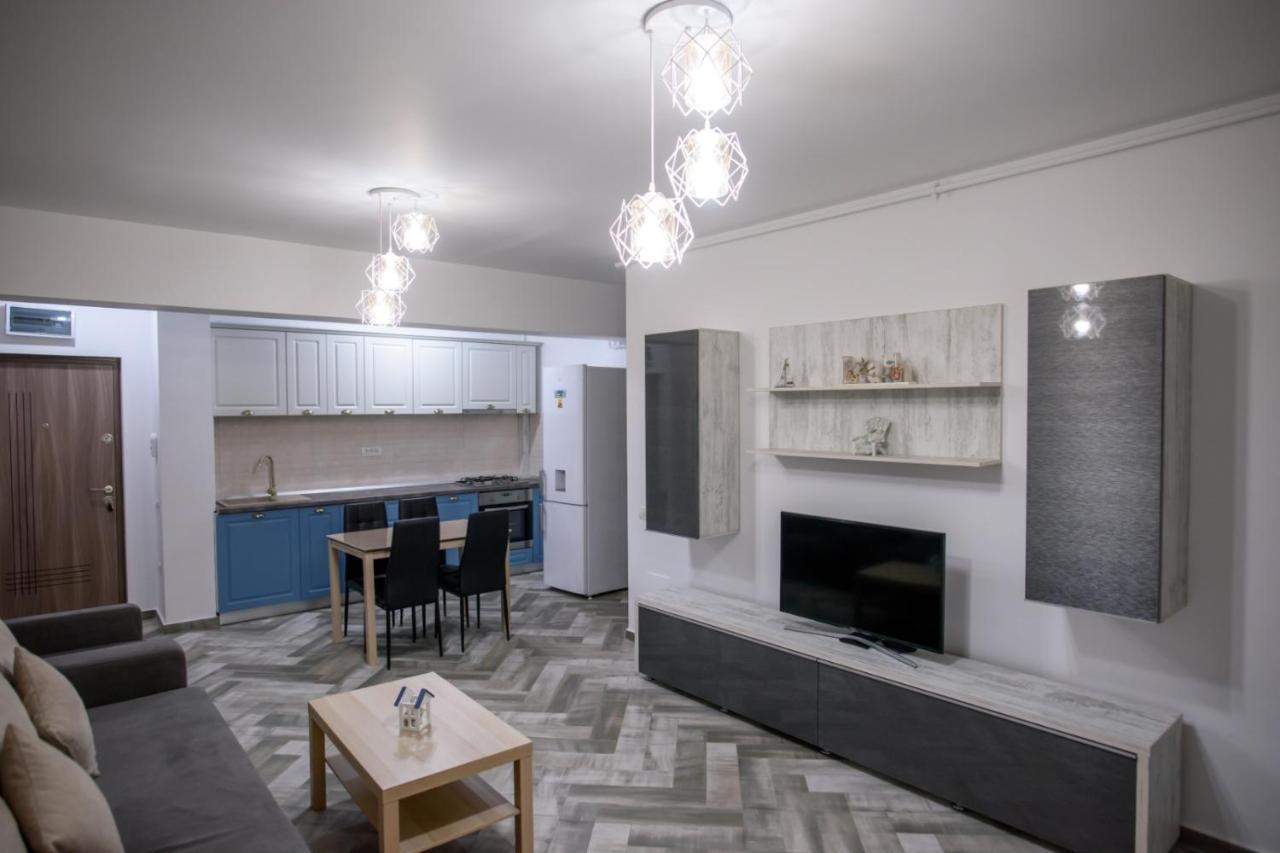 C&Y Zev Apartments Мамая Экстерьер фото